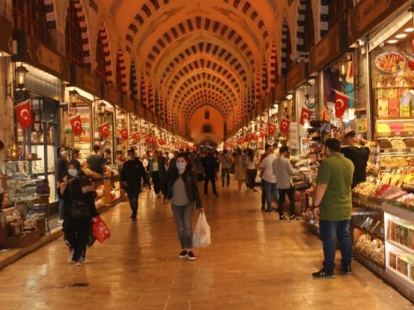 Istanbul private shopping tour with luxury Van