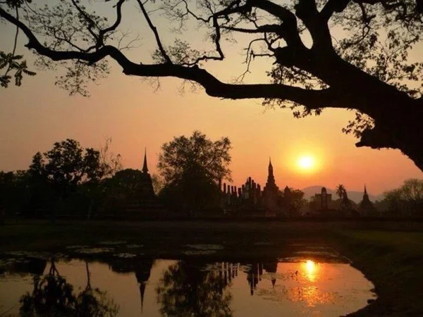 Three days cycling tour at the old city of Sukhothai