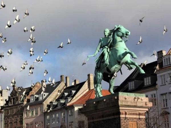Copenhagen Uncovered: A 2½ hour Private Walking Tour of the Highlights