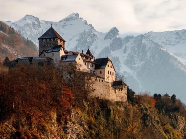 ⚜️Discover Vaduz - Lichtenstein & Breathtaking Swiss Landscape - Dedicated Driver with Car Tour ⚜️