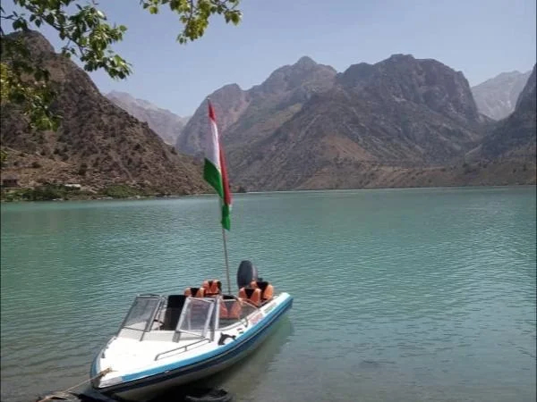Discover Iskandarkul lake -Panjakent -Seven lakeson this full-day tour