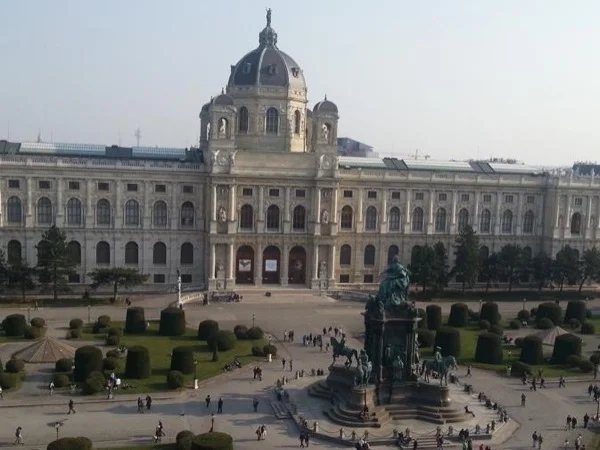 Vienna's Fine Arts in Two and a Half Hours