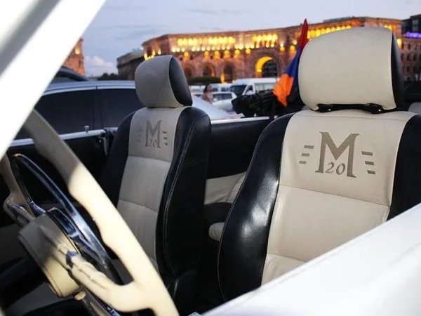 Yerevan city tour in a retro car