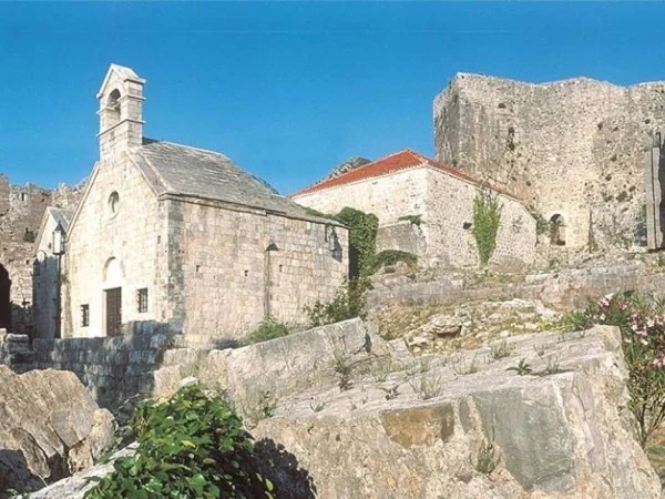 Half day tour of the Old Town and traditional food tasting, from Bar