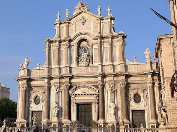 Catania Half Day Walking Tour: Ancient ruins and baroque jewels.