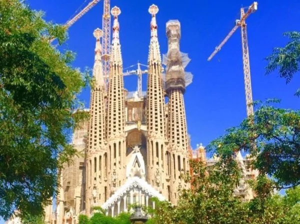 Visit of Barcelona, the capital of Catalunya