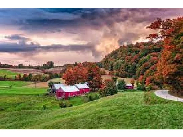 Mid Vermont Tour from Stowe or Montpelier, State capital and Artist city settled 1787