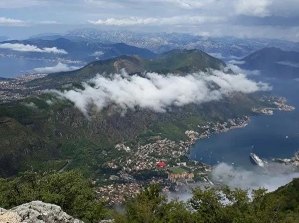 Food tasting and Old Town Kotor - Half day tour