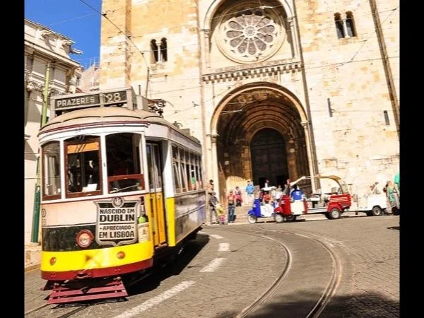 Lisbon Walk - Tales and Secrets with your local guide