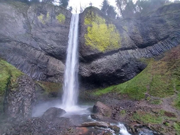 Columbia Gorge Hike, Wine, & Discover