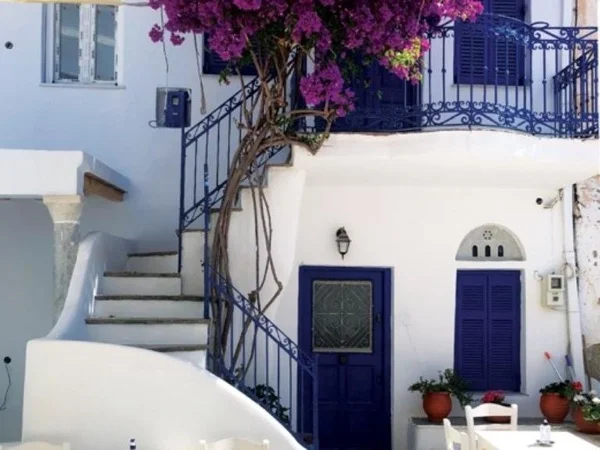 Walk in the heart of Tinos