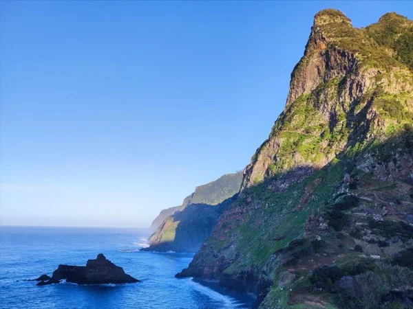 Enjoy with the Instagrammable places in Madeira with your local guide.