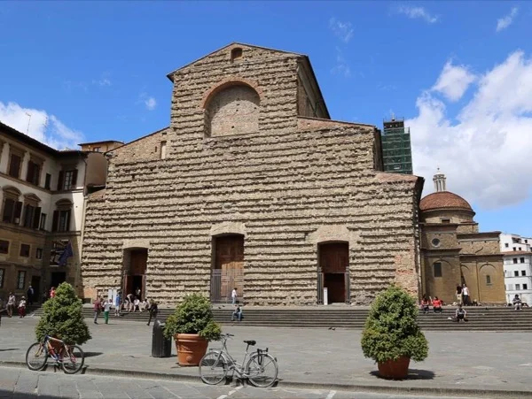 Half day Medici family tour showcasing the Medici Palace, the Basilica of San Lorenzo as well as the Medici Chapels