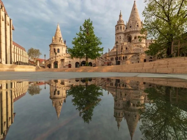 Budapest highlights: walk in the Buda Castle Quarter - OUTDOOR Live Virtual Tour