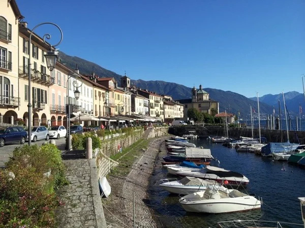 Boat trip in Lake Maggiore: Cannero and Cannobio