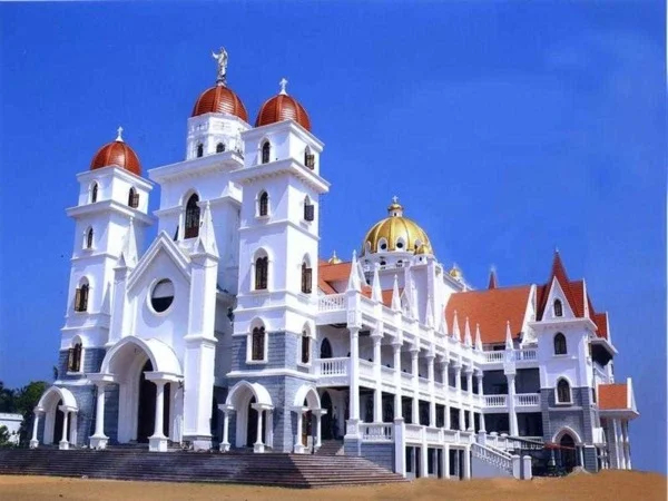 Experience the essence of Trivandrum: Indulge in rich history and authentic food