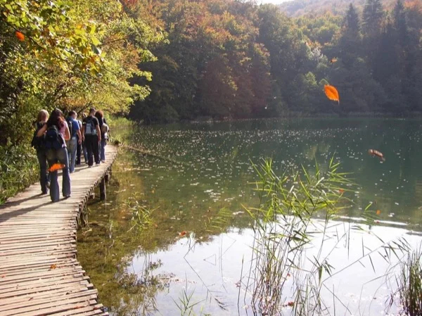 Interpretative walk with private guide through Plitvice Lakes