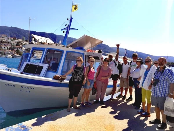 Adventurous Boat Cruise and SUP Lessons Full-Day Excursion