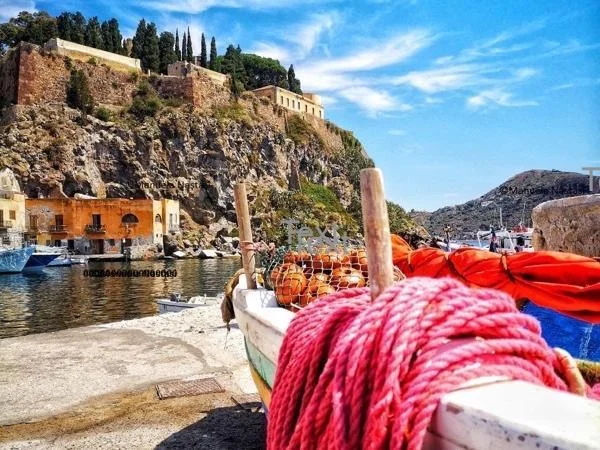 Lovely Lipari: history, archaeology and the castle - half day shore excursion