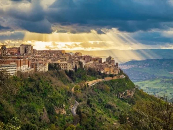 In the centre of Sicily: Enna, Rocky Village of Canalotto and the Lake of Pergusa