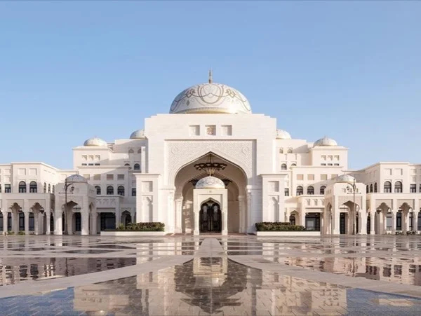 From Dubai: Abu Dhabi Premium Full-Day Sightseeing Tour