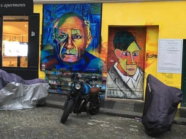Find the boheme on Monmartre Hill, private walking tour.