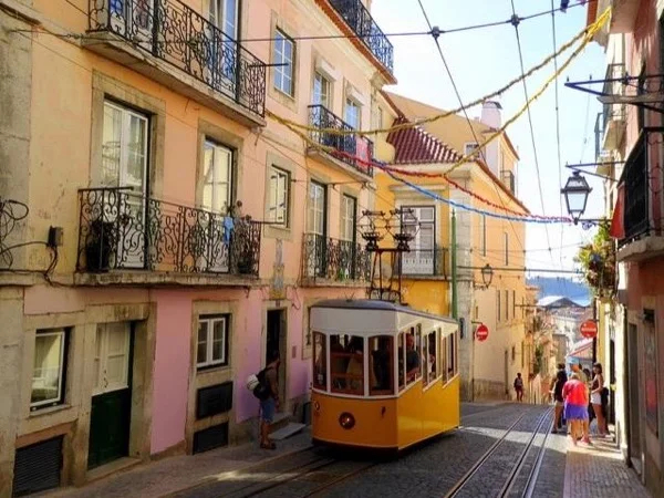 Best of Lisbon Walking Tour, taste of My Lisbon - Complete Local Tour Experience