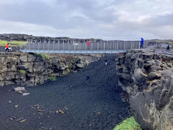 Highlights of the Reykjanes peninsula with a possible connection to the airport and/or the Blue Lagoon.