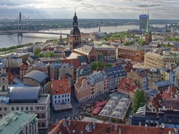 Enjoy in the timeless charm of Riga Old Town with your local guide - Shore Excursion