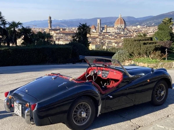 Exclusive and exciting drive over Florence Hills in a classic car 1959 Triumph TR3A