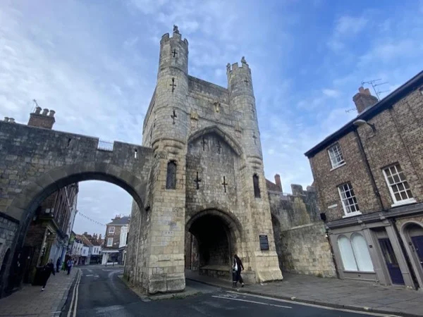 York City Walls Walking Tour