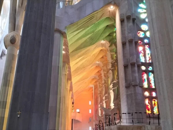 Highlights of Barcelona with Sagrada Familia Tickets Included!