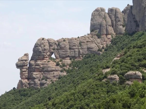 Spiritual Montserrat and Inspiring Cavas Private Tour