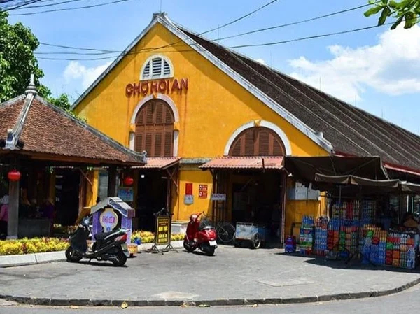 Discover rich, colorful, traditional market in Hoi An, Tour with Locals