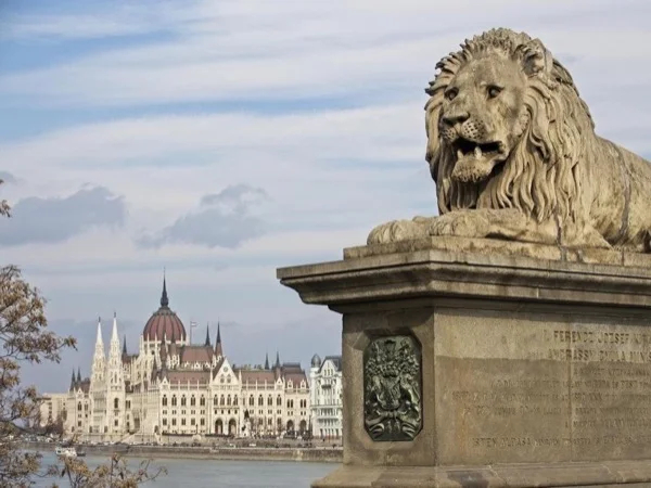 The very best of Budapest's Highlights - Walking Tour