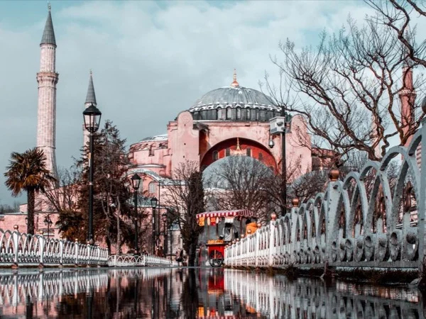 Istanbul Saga: Explore the Highlights with Local House Visit on Second Day