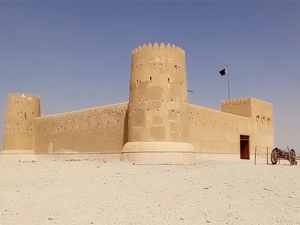 Discover the City of Doha and North of Qatar locally on a private tour with locals!