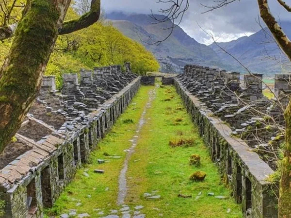 The Story of Slate Tour - see the spectacular scenery of this area via the eyes of the quarry men.