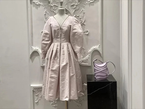 Private Luxury Shopping Tour With Personal Stylist