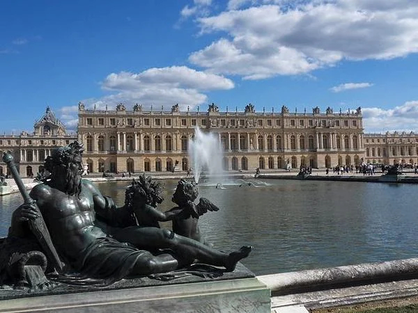 Day Trip To Versailles Town - Full Day Highlights Tour - Private Transportation