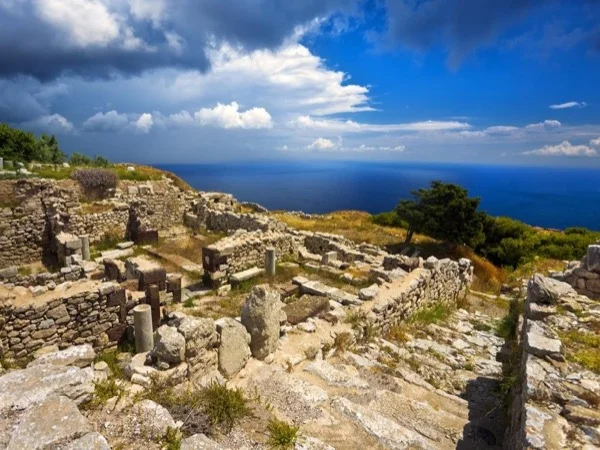 Santorini Half Day History & Archaeology Tour