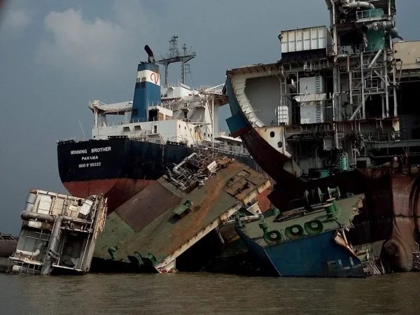 Explore Shipbreaking Yard with your local guide