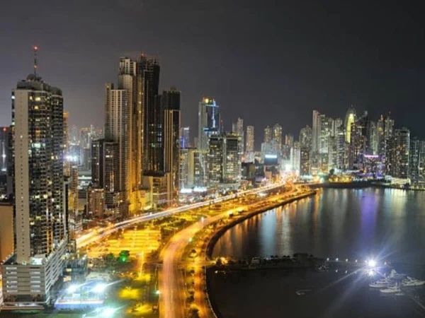Night City Tour of Panama City