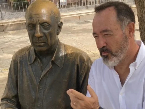 Art and History Walking Shore Excursion in Malaga - Tickets included!