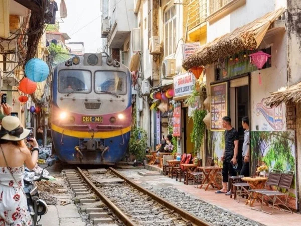 Hanoi Half Day City Tour with Train Street Visit