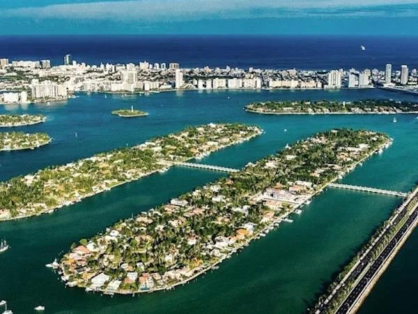 Yacht Tour of the Rich and Famous