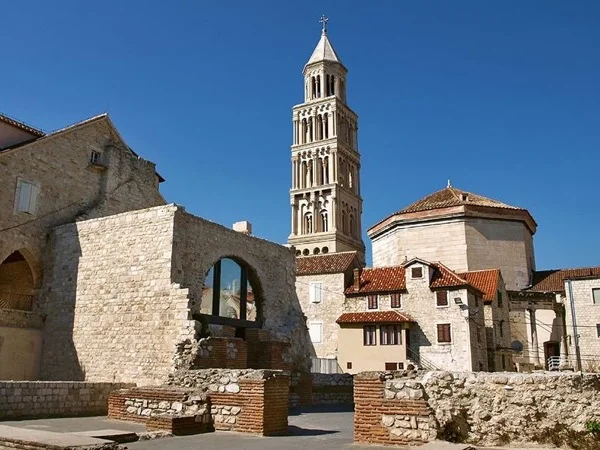 Split private walking experience