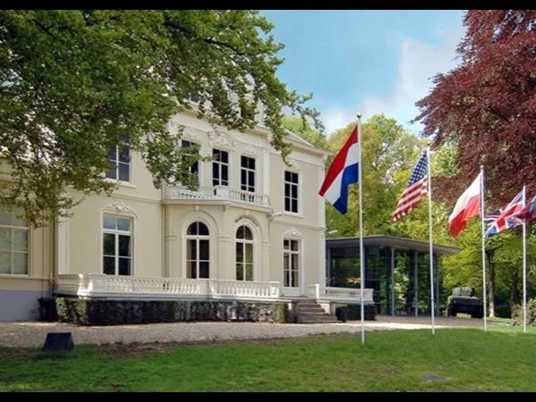 Day trips from Amsterdam: Operation Market Garden / World War II / Band of Brothers with (art) historian