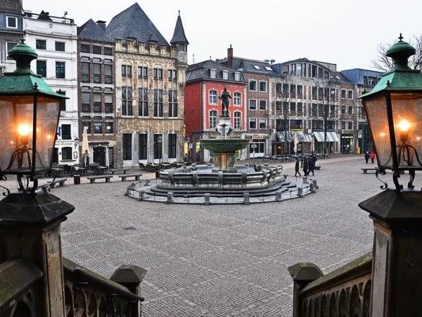 VIP daytrip from Amsterdam to Antwerp, Ghent, Bruges, Aachen or Maastricht with TBL's no 1 guide in Holland