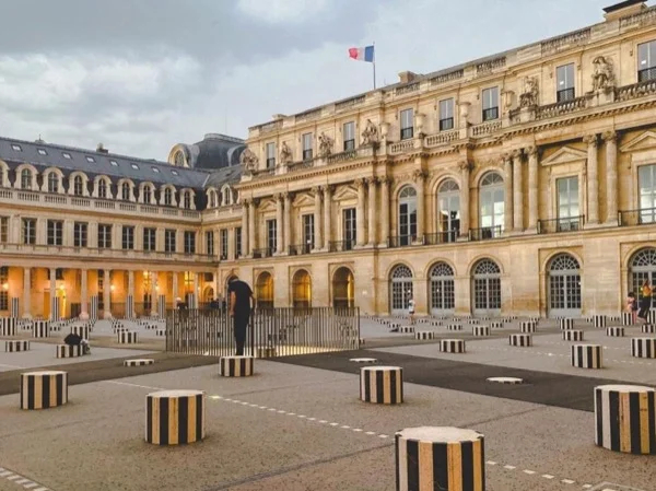 Magical evening tour in Paris and sunset picnic
